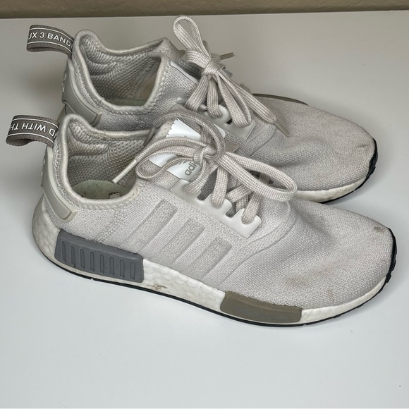 Women’s Adidas NMD size 6.5 (Raw WhiteRaw/WhiteCore Black EE5182 ) - Picture 3 of 9